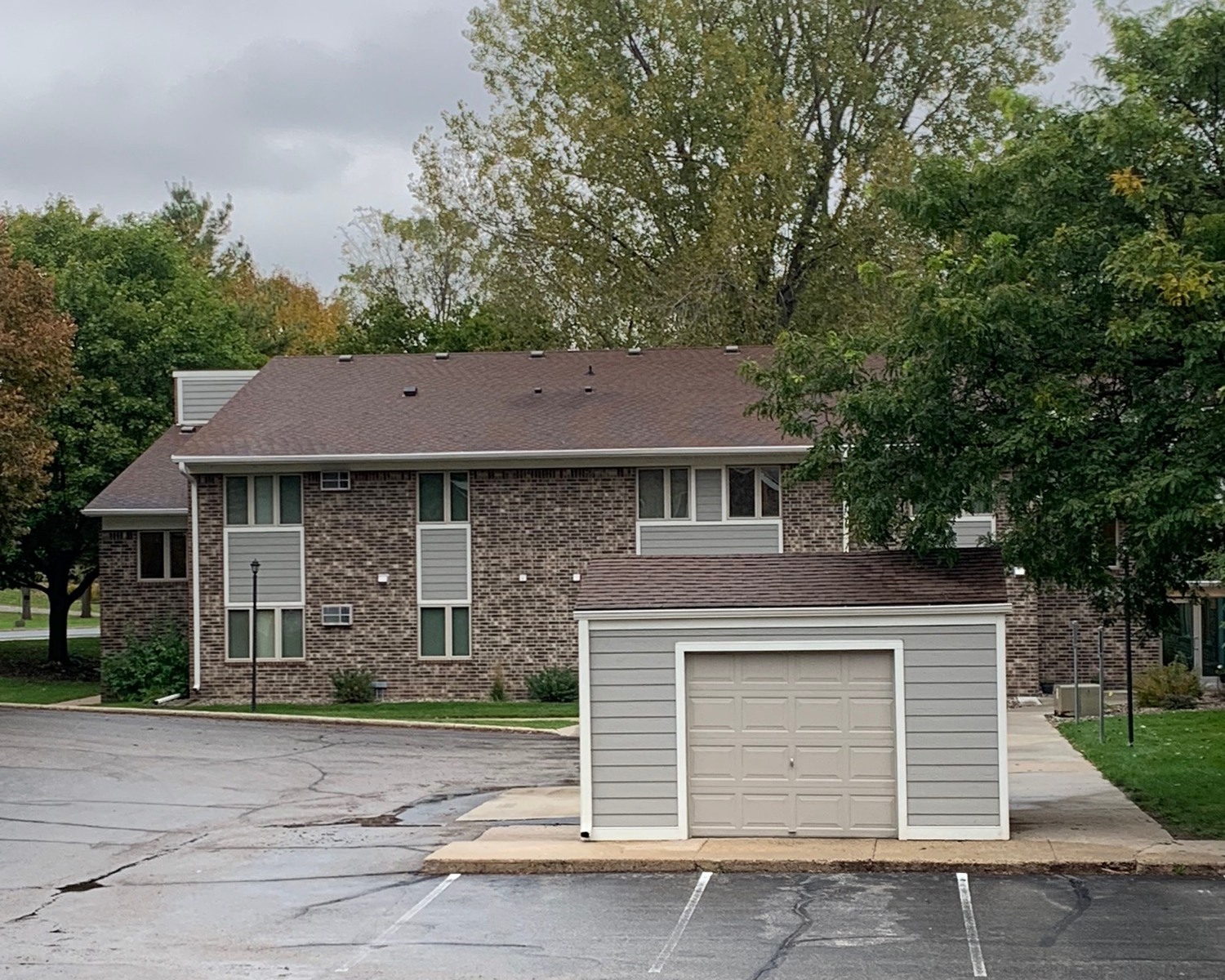 Floor Plans of North and South Oaks Apartments in Northfield, MN